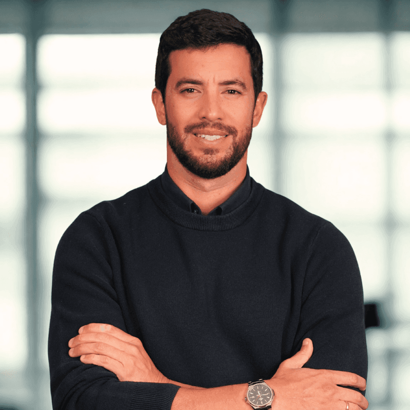 - Gonzalo Gomí / Fundador y Director General / Vitrina Lab